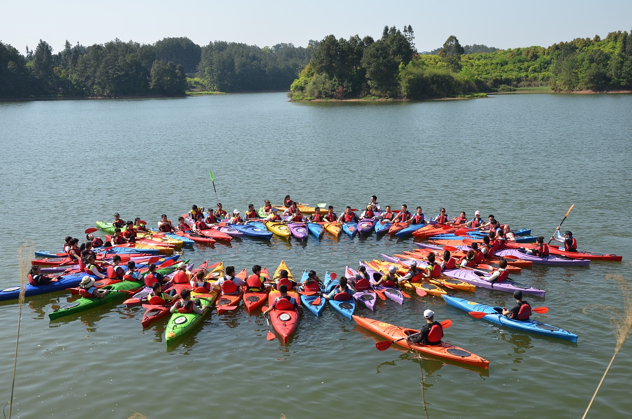 红帽子皮划艇俱乐部