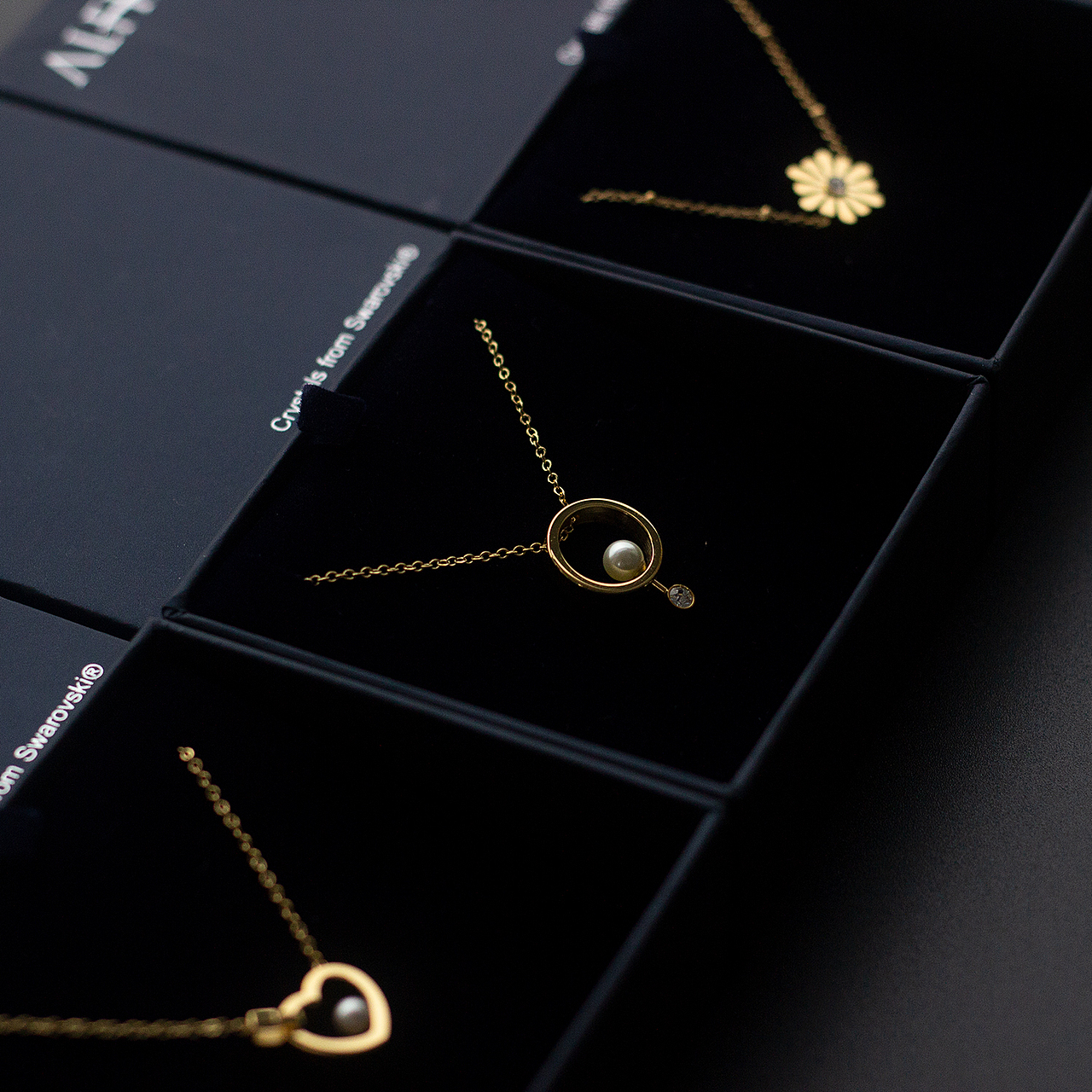 饰品拍摄（图ZMjI2MDcyMjEy） - 产品摄影 - 站酷设计师爸拉爸辣爸腊爸蜡原创素材 - 站酷ZCOOL