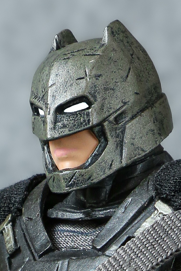 mezco重装蝙蝠侠