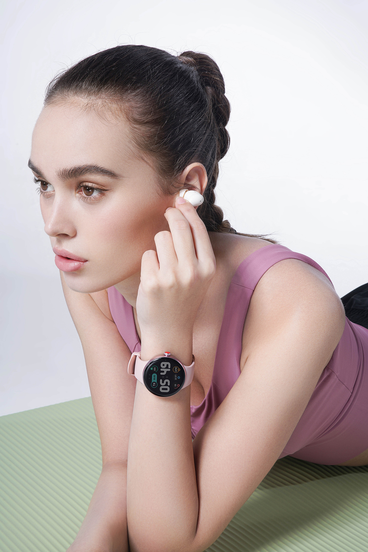 运动手表模特场景摄影简约电影感