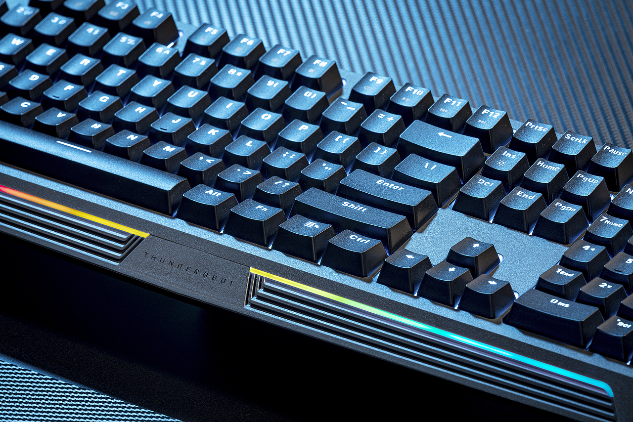 雷神游戏机械键盘