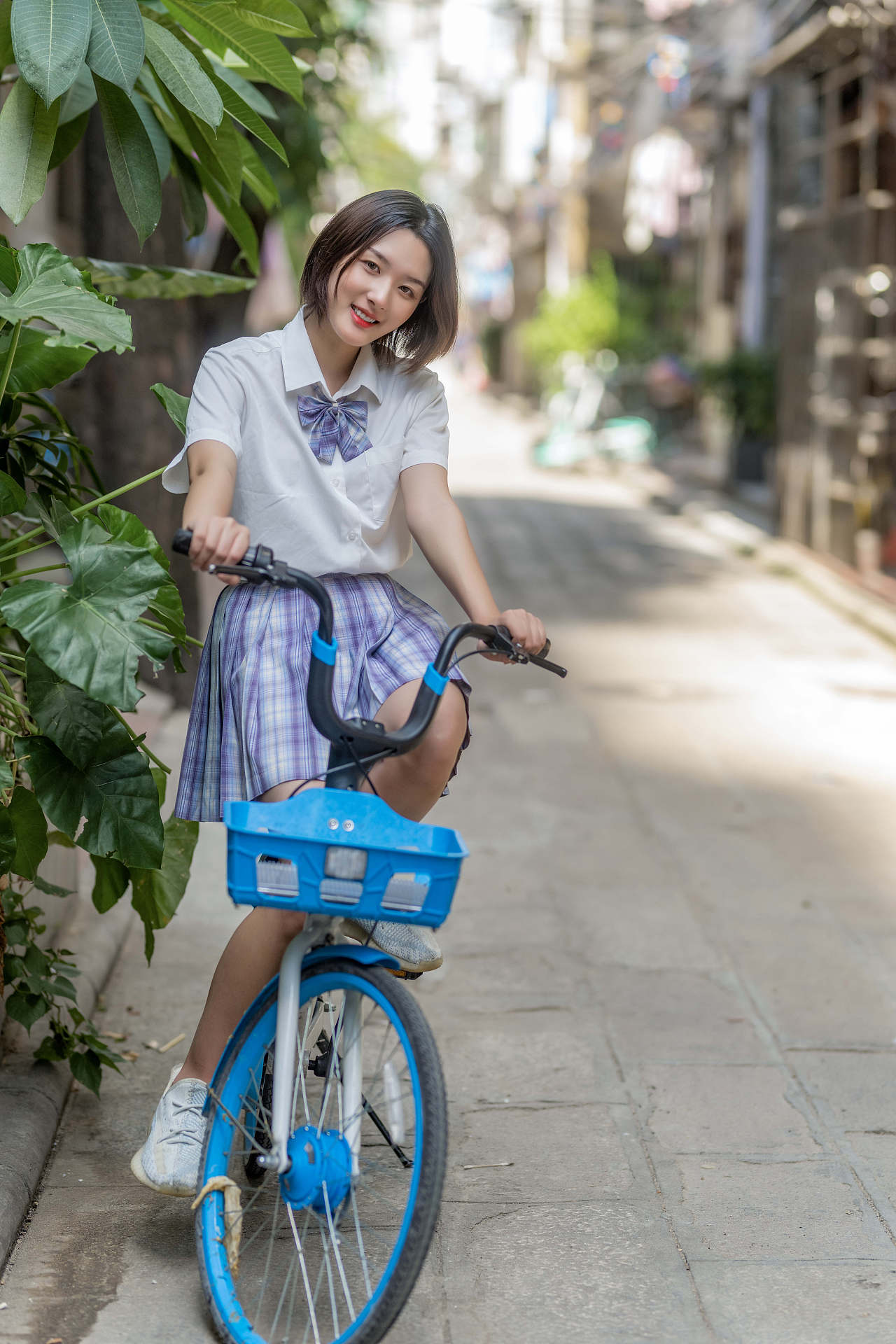 哈喽……单车少女 出镜:小蕾