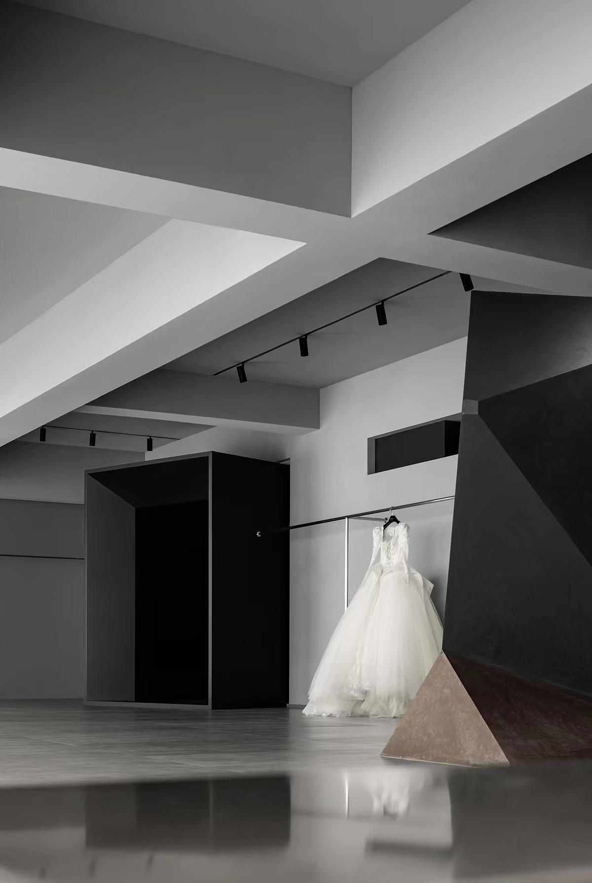 哈尔滨｜WANTONG菀桐婚纱（图ZMzEzOTIwOTQ0） - 商业空间设计 - 站酷设计师山禾设计裕馨原创素材 - 站酷ZCOOL