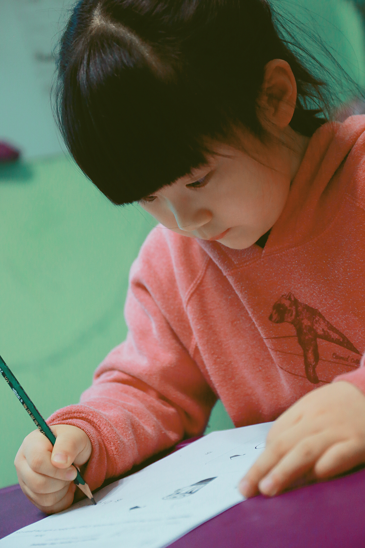 认真的孩子（图ZMTAxNzE2ODI4） - 人像摄影 - 站酷设计师暴走的小粗腿儿原创素材 - 站酷ZCOOL