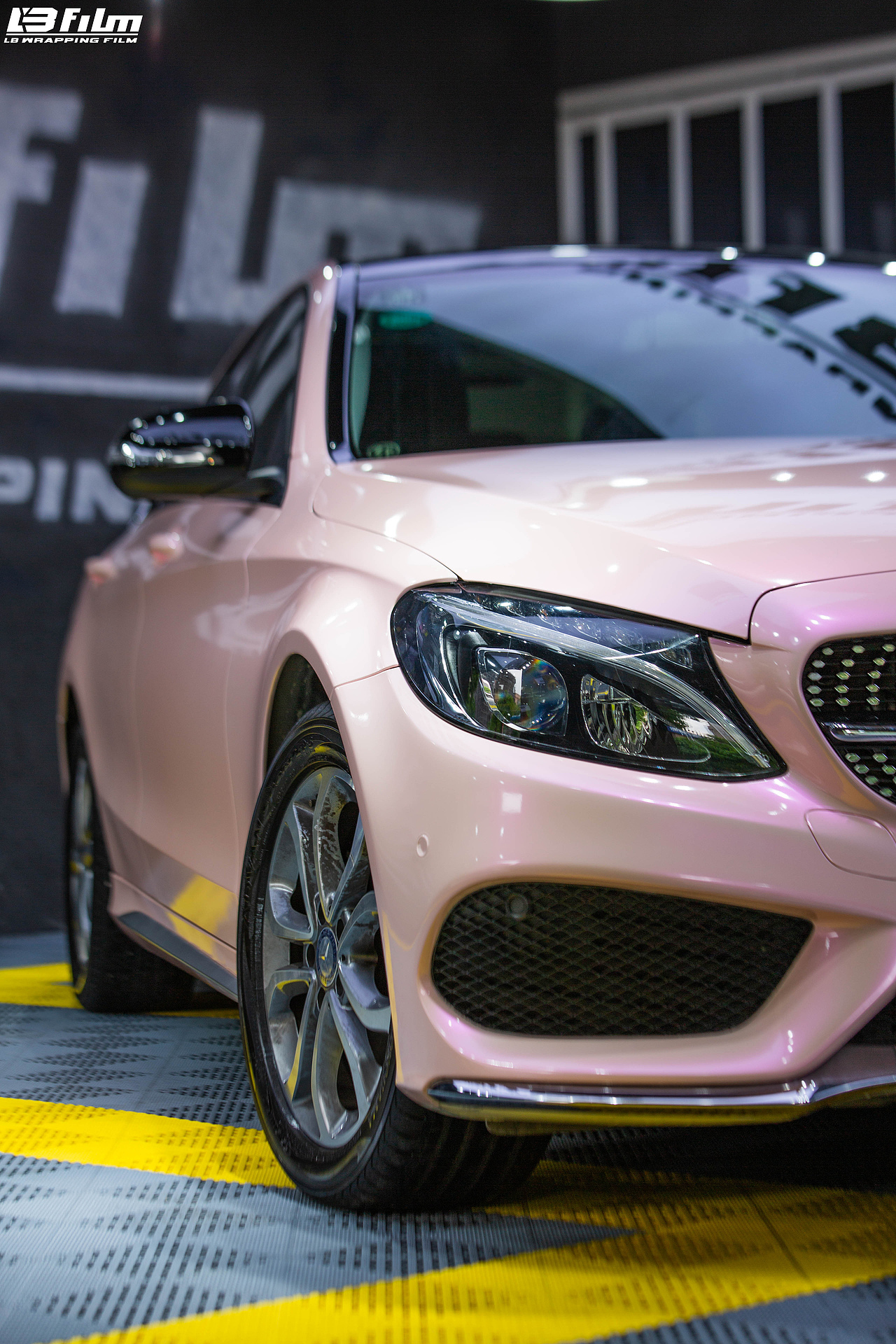 奔驰c200钻石胭脂红