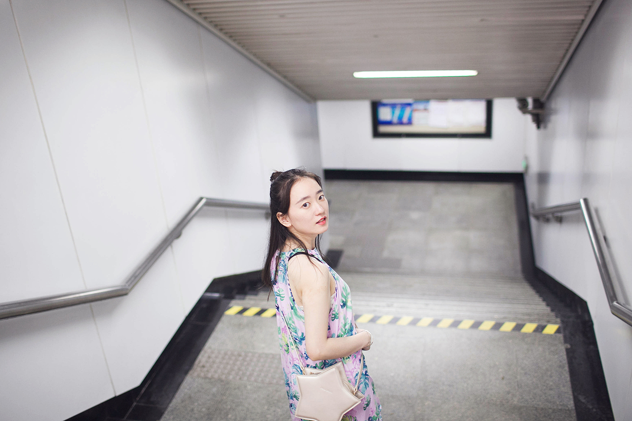 漫步上海衡山路（内有韩式整容馆，慎入）（图ZNjg3NzgwNjA=） - 人像摄影 - 站酷设计师_呼叫派大星原创素材 - 站酷ZCOOL