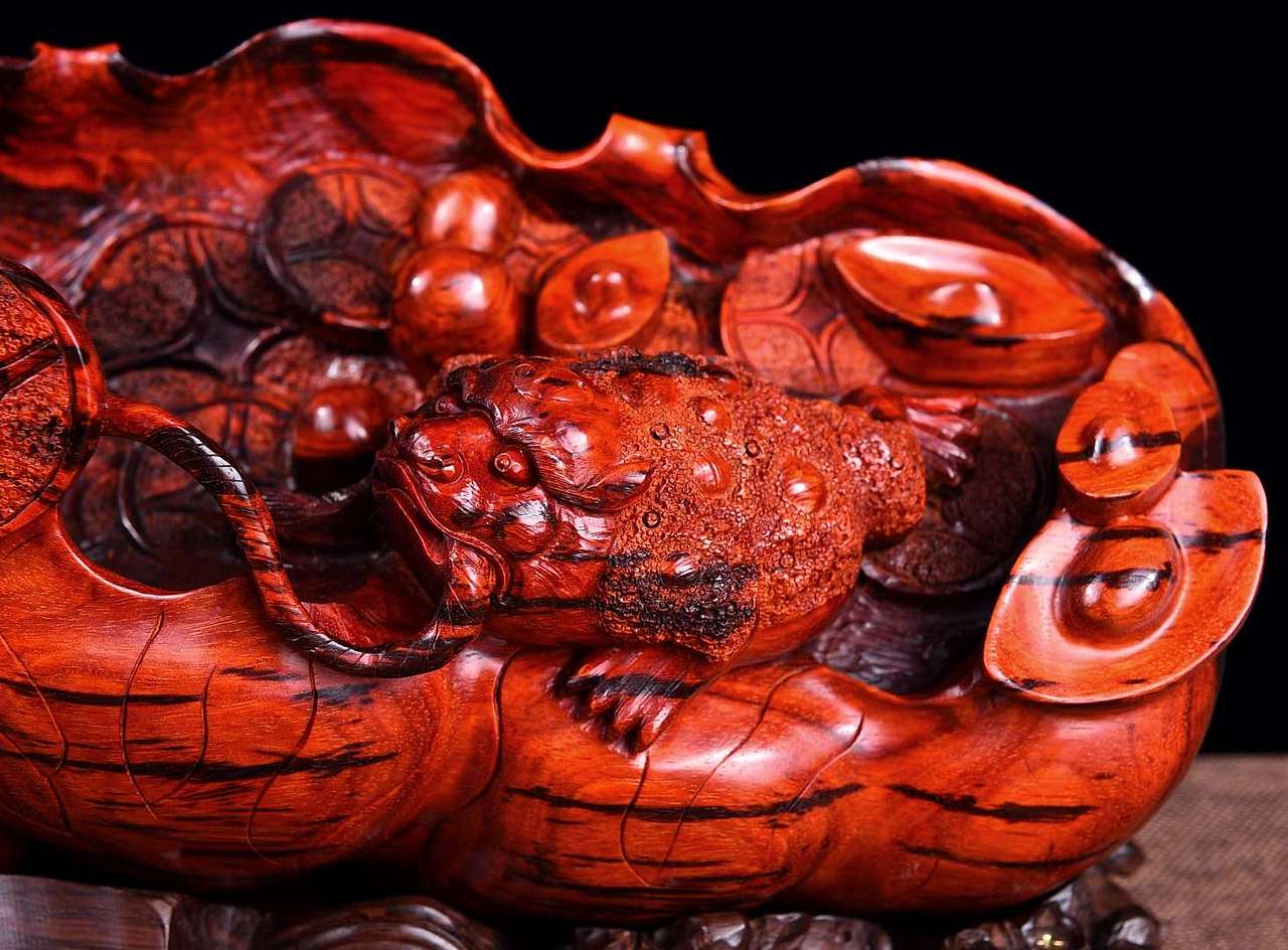 聚宝盆•一夜暴富（图ZMTQ1ODgwMDMy） - 工艺品设计 - 站酷设计师檀韵红木艺术原创素材 - 站酷ZCOOL