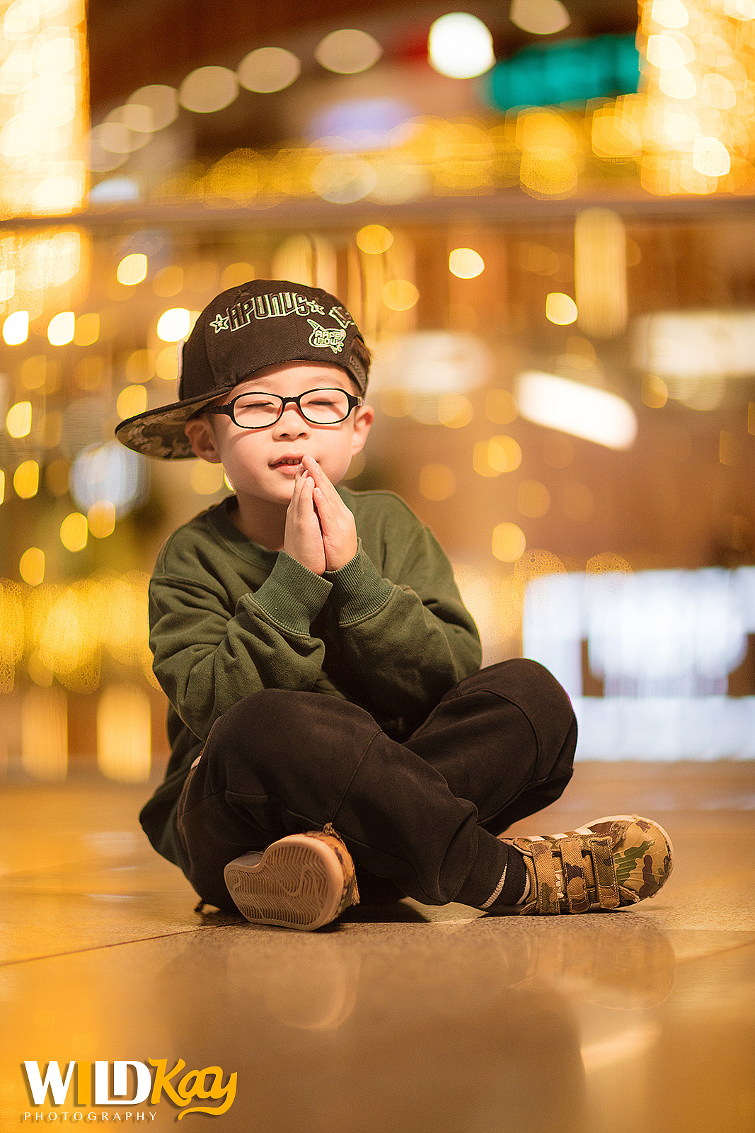 儿童摄影丨节日氛围商场内肖像