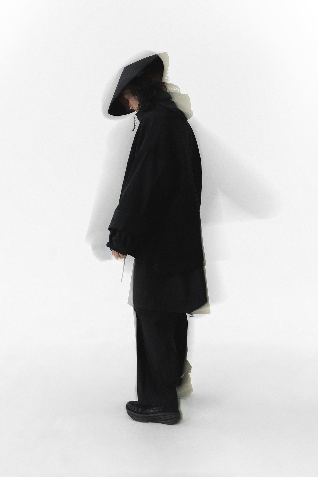 为WATCHtheWIND拍摄的2022S/SLookbook