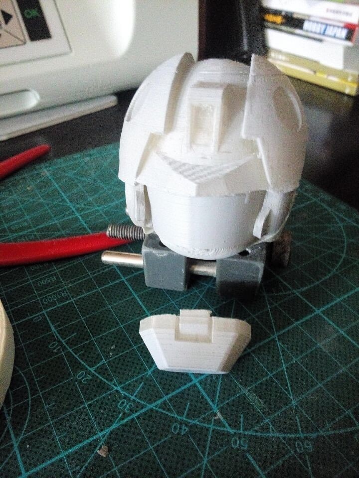 3D打印时候品质比较弱,需要多方面打磨