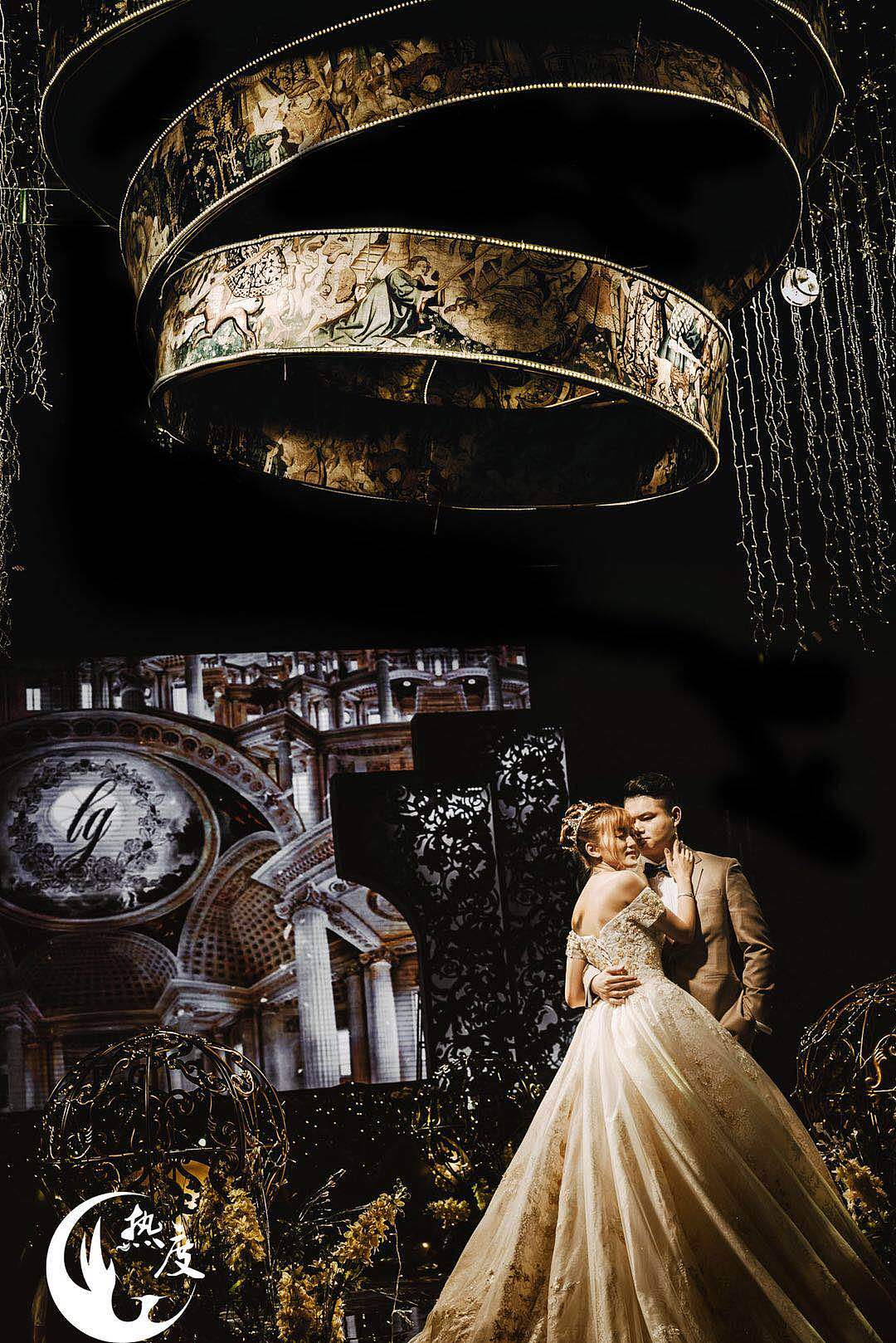 旅行的热气球 落在许愿池的繁星 如我眼里的你