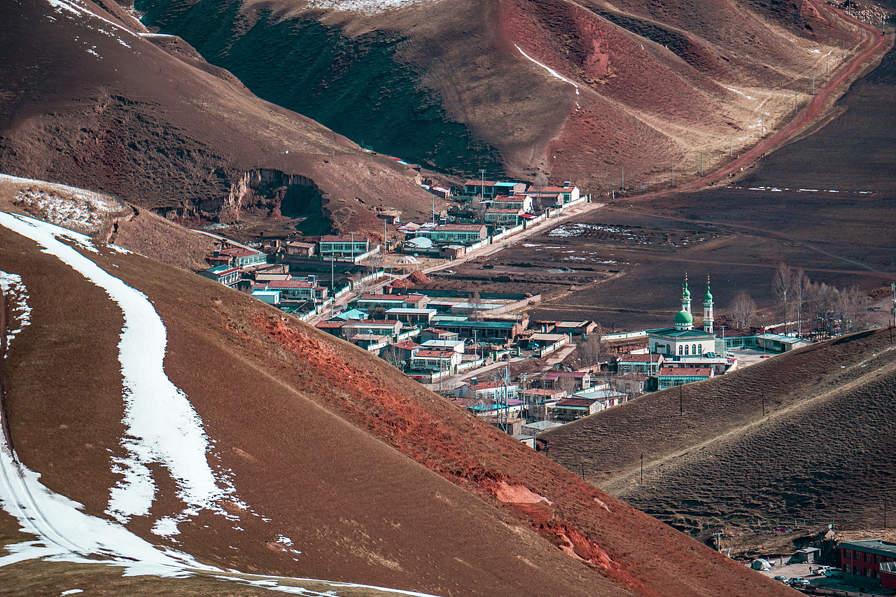 哪里的景色最美？答案在路上。