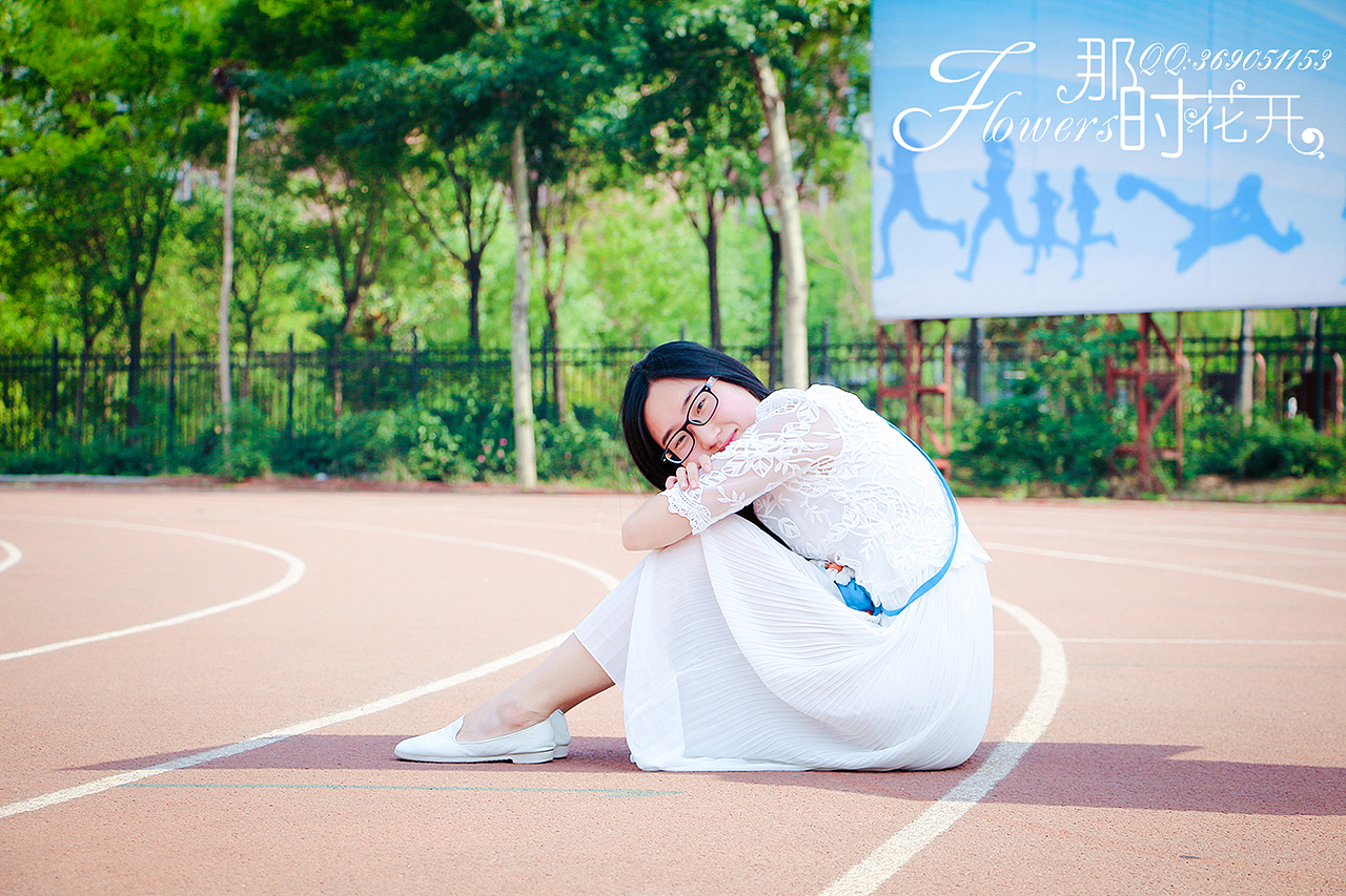 一墙的蔷薇，花开的初夏（图ZNDgyNTA5MDA=） - 人像摄影 - 站酷设计师卡卡丘666原创素材 - 站酷ZCOOL