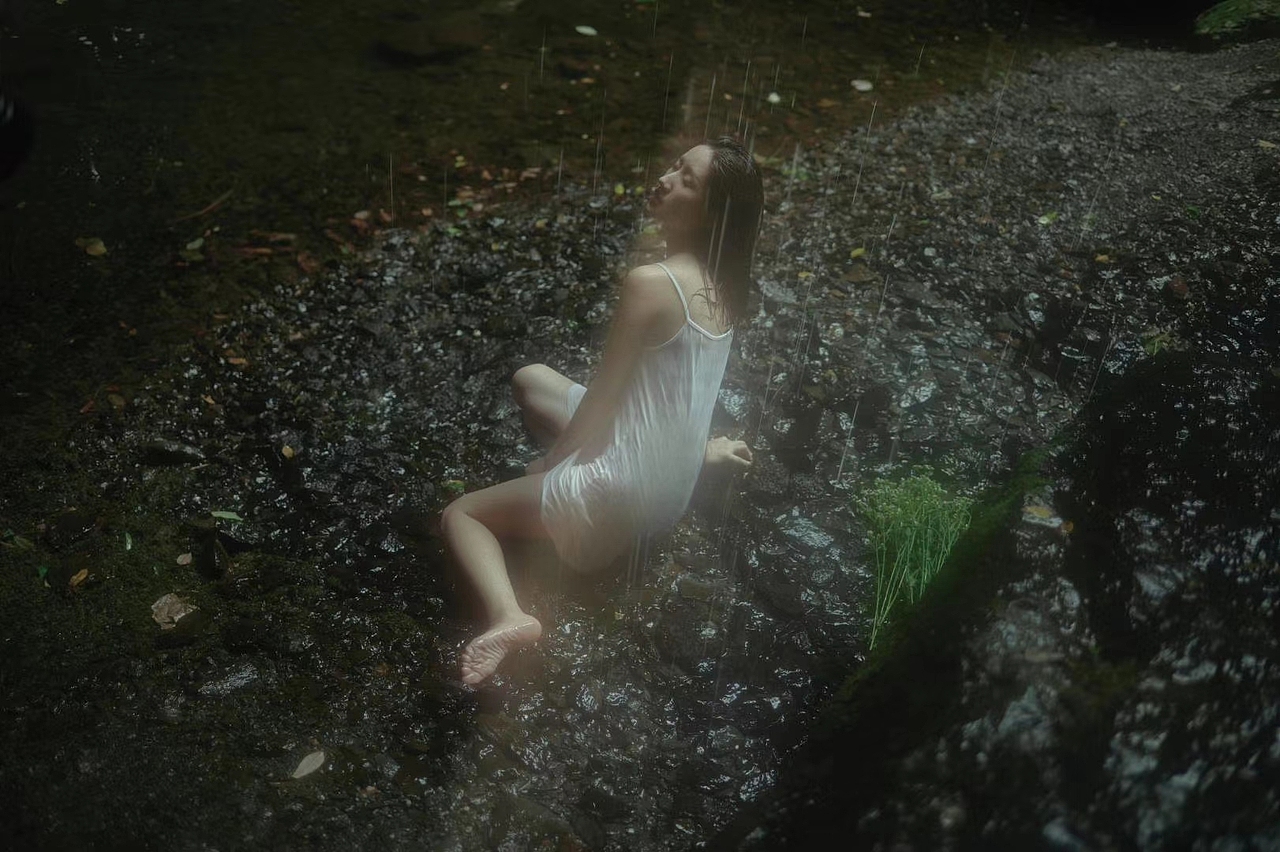 女生人像摄影，发现了一个秘密基地