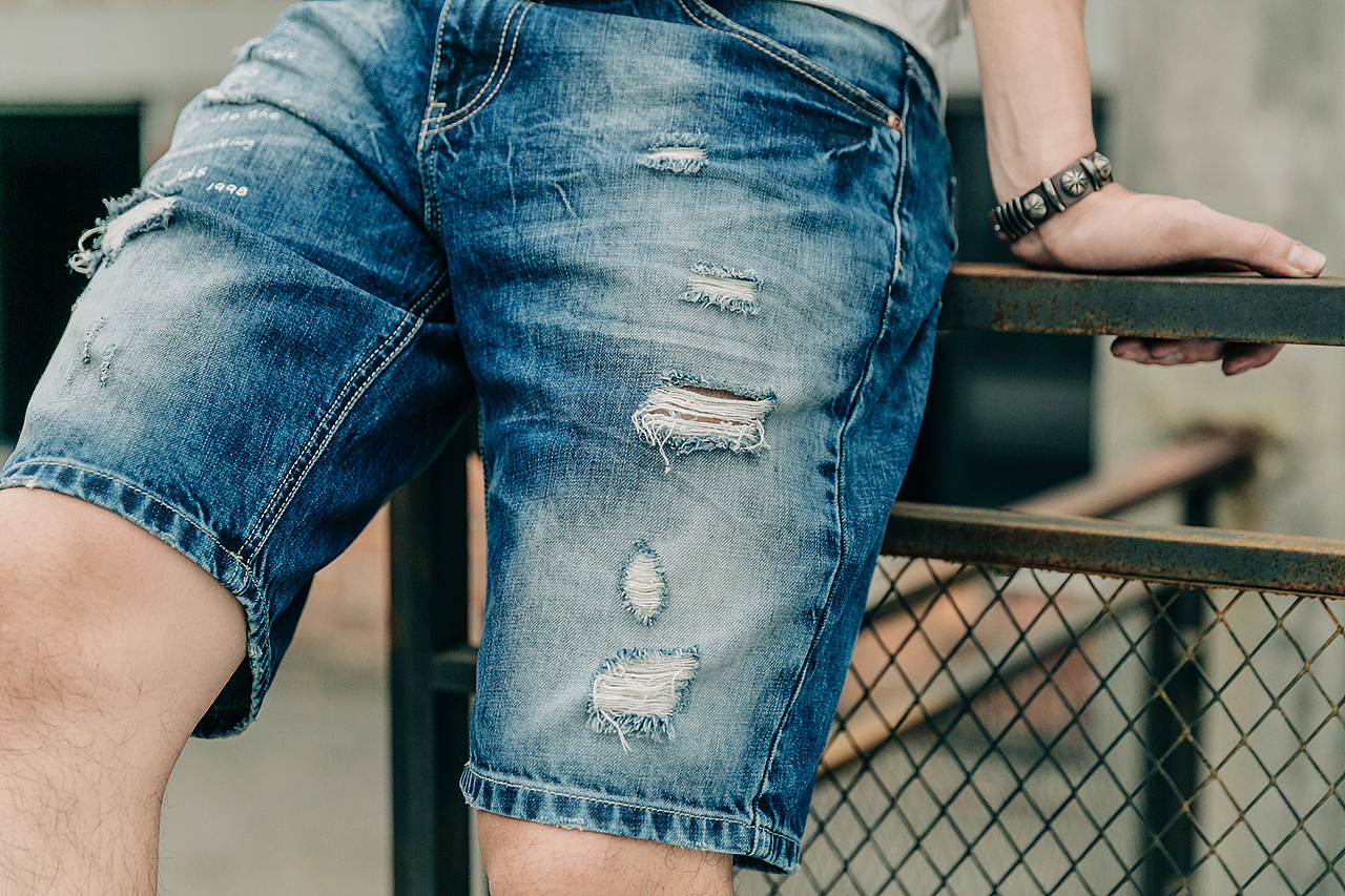 广州增城 新塘牛仔裤半身模特上身图拍摄 男女 牛仔裤拍摄 牛仔复古风格摄影 牛仔平铺拍照 模特摄影（图ZNDQwNzg5NTY=） - 人像摄影 - 站酷设计师zhang01688原创素材 - 站酷ZCOOL