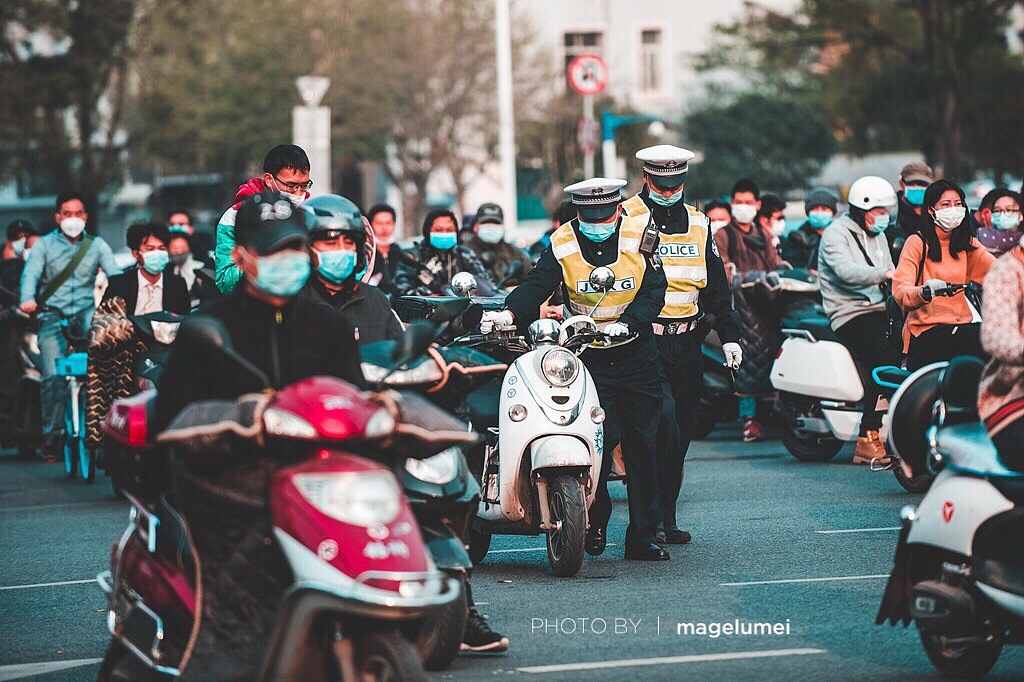 疫情纪实 复工下的人们 纪实摄影 扫街（图ZMjAyNzY5ODk2） - 人文/纪实摄影 - 站酷设计师玛格鲁没原创素材 - 站酷ZCOOL