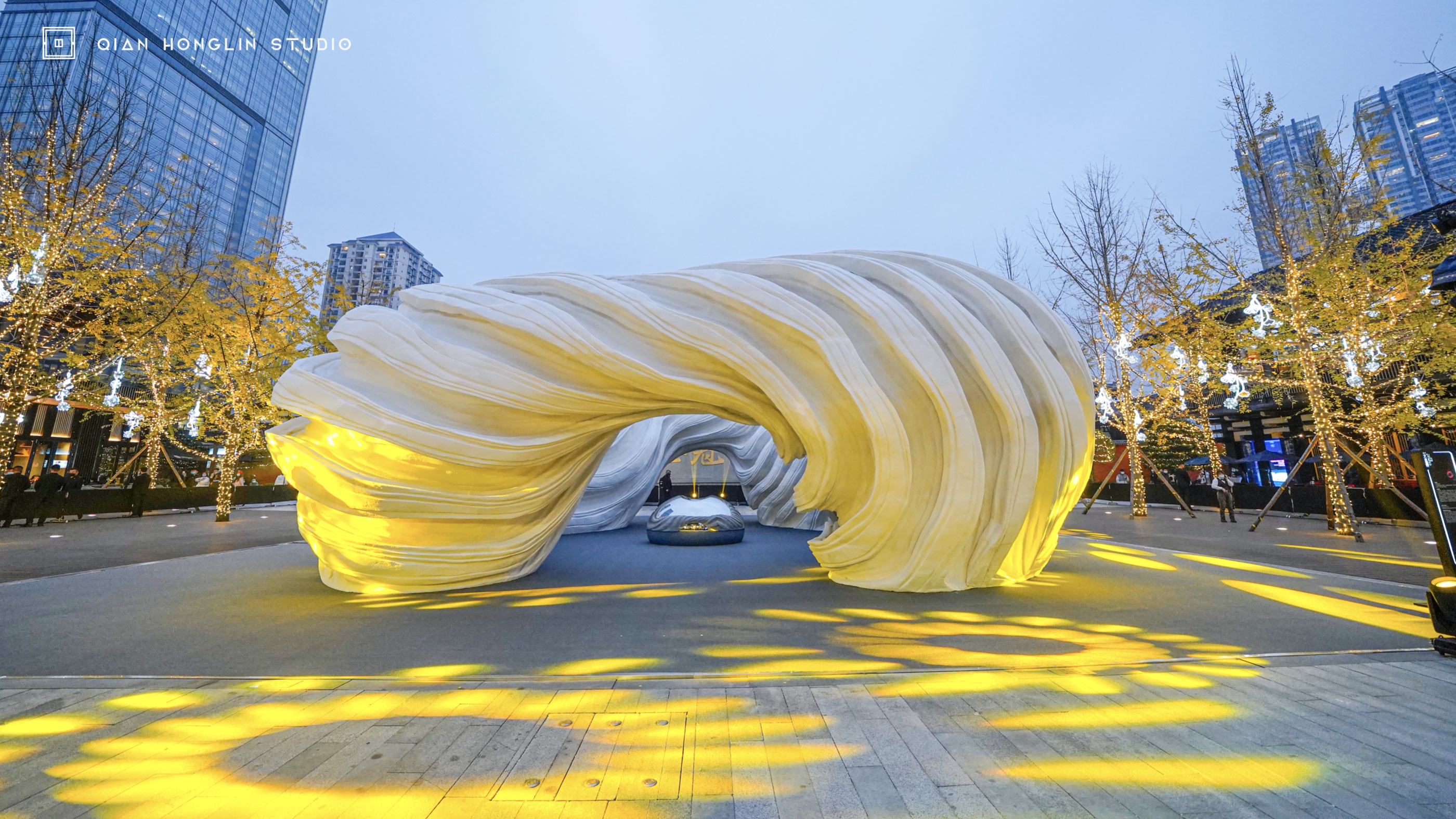 成都远洋太古里《时空之眼》,穿越宇宙的对话