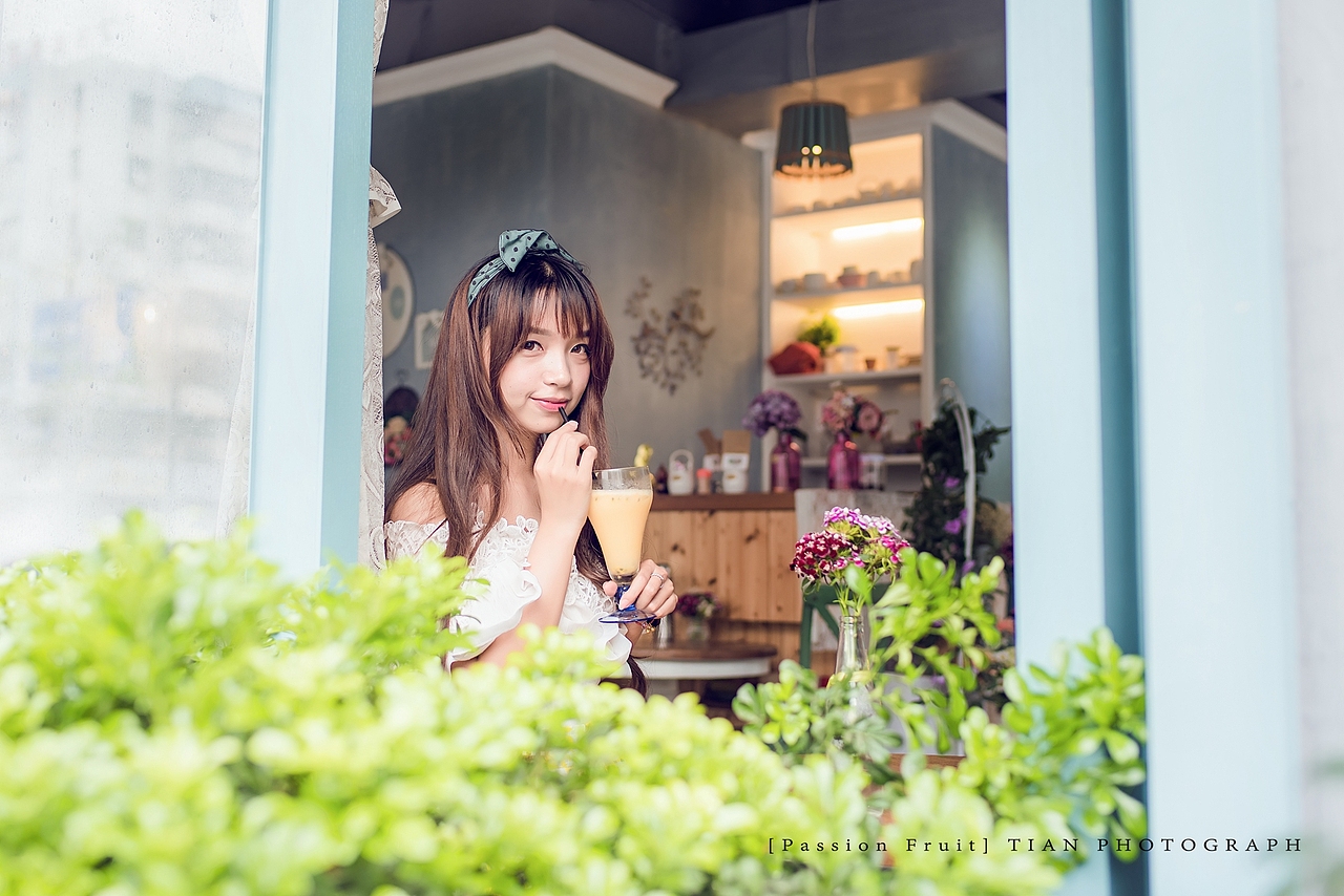 少女与花啡花（图ZNDYyOTQxMTY=） - 人像摄影 - 站酷设计师travelling_t原创素材 - 站酷ZCOOL