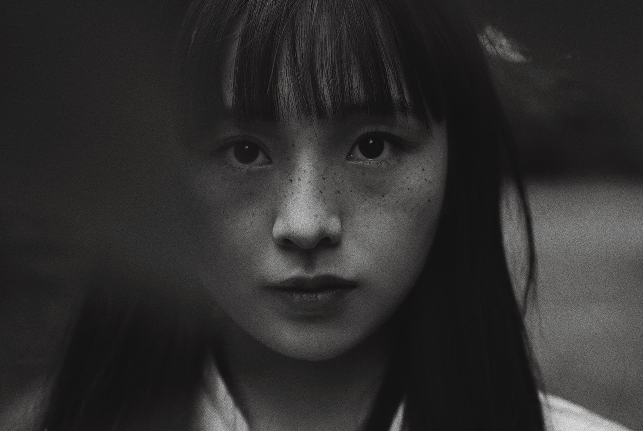 下雨天（图ZMzE1NDEyNDgw） - 人像摄影 - 站酷设计师匹哟咪plus原创素材 - 站酷ZCOOL