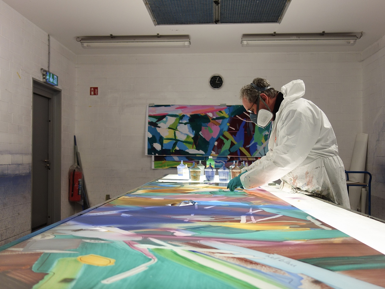 果缤纷式的车站彩绘玻璃~