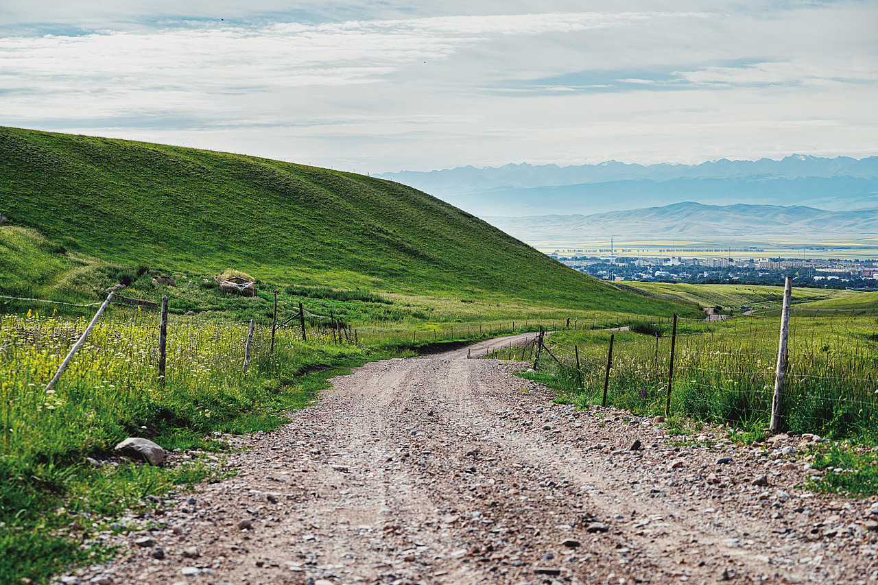 天马昭苏,仿佛进入美丽的二次元童话世界,