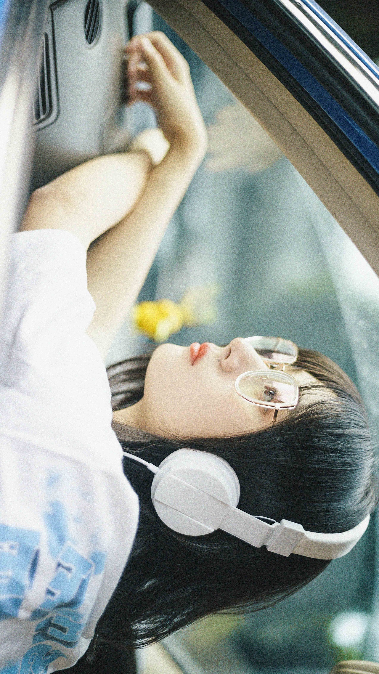 那就请大家歪头查看🌝（图ZMzAyODc5OTA0） - 人像摄影 - 站酷设计师鱼干Y原创素材 - 站酷ZCOOL