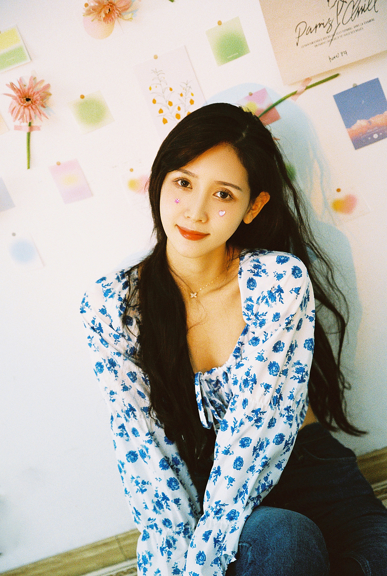 胶片画报｜好多喜欢藏在欲言又止里（图ZMjk1MDEwMzUy） - 人像摄影 - 站酷设计师纪然Satan原创素材 - 站酷ZCOOL