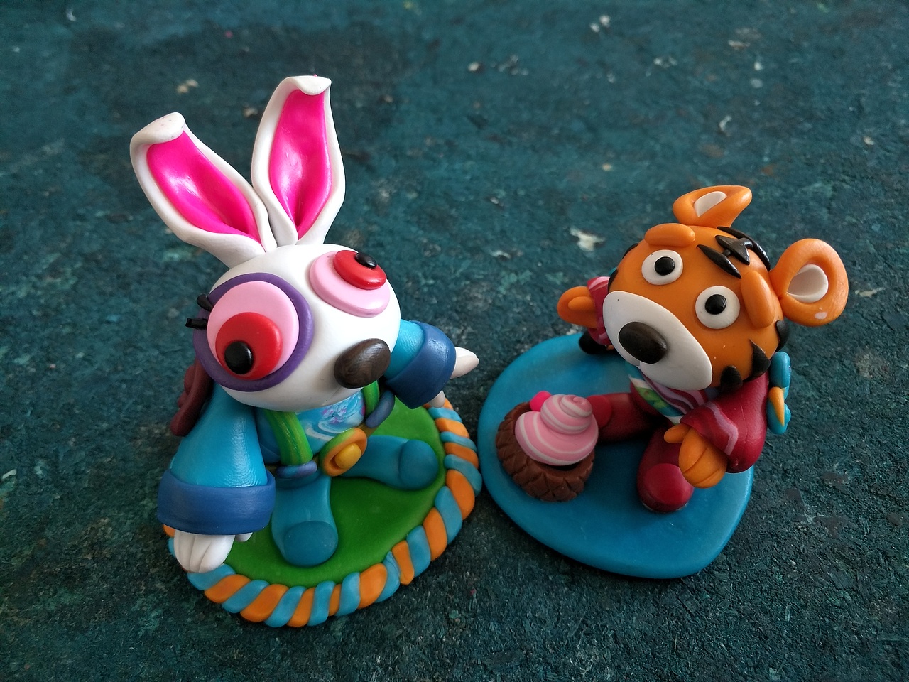 研究生老虎和拳击兔一家