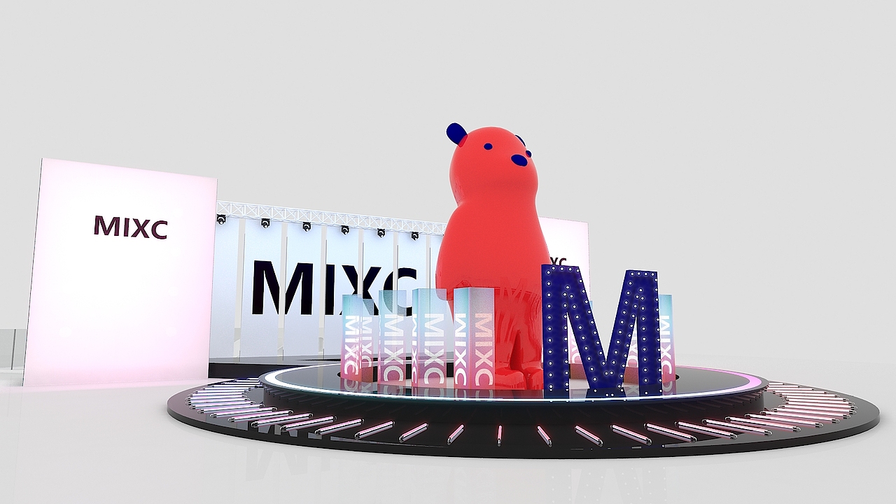 张占占联名走秀