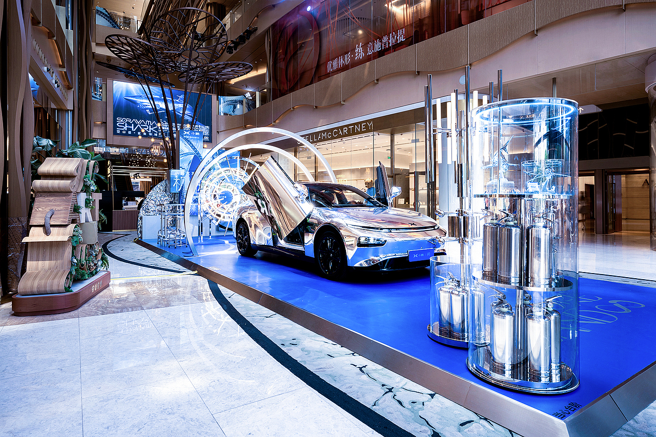 小鹏汽车 x K11 x 空山基 x 观月物造™ 展台设计