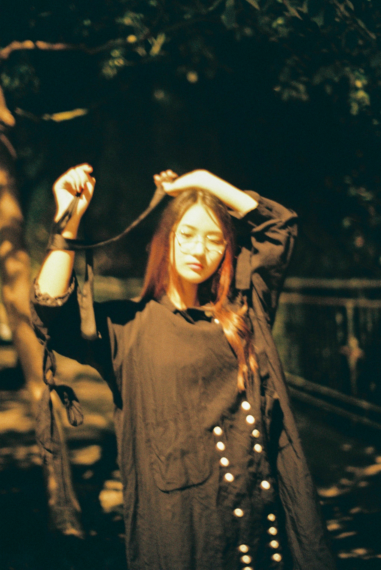 夜色-情绪-胶片人像摄影（图ZMTIyMDg1MzIw） - 人像摄影 - 站酷设计师猎人十三原创素材 - 站酷ZCOOL