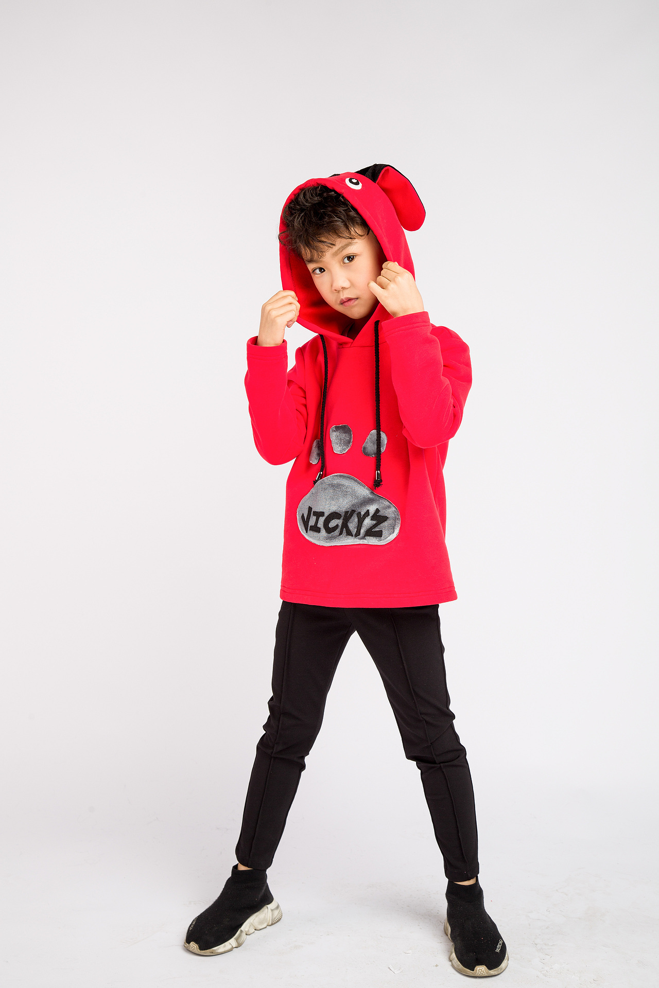 童装模特白底拍摄案例