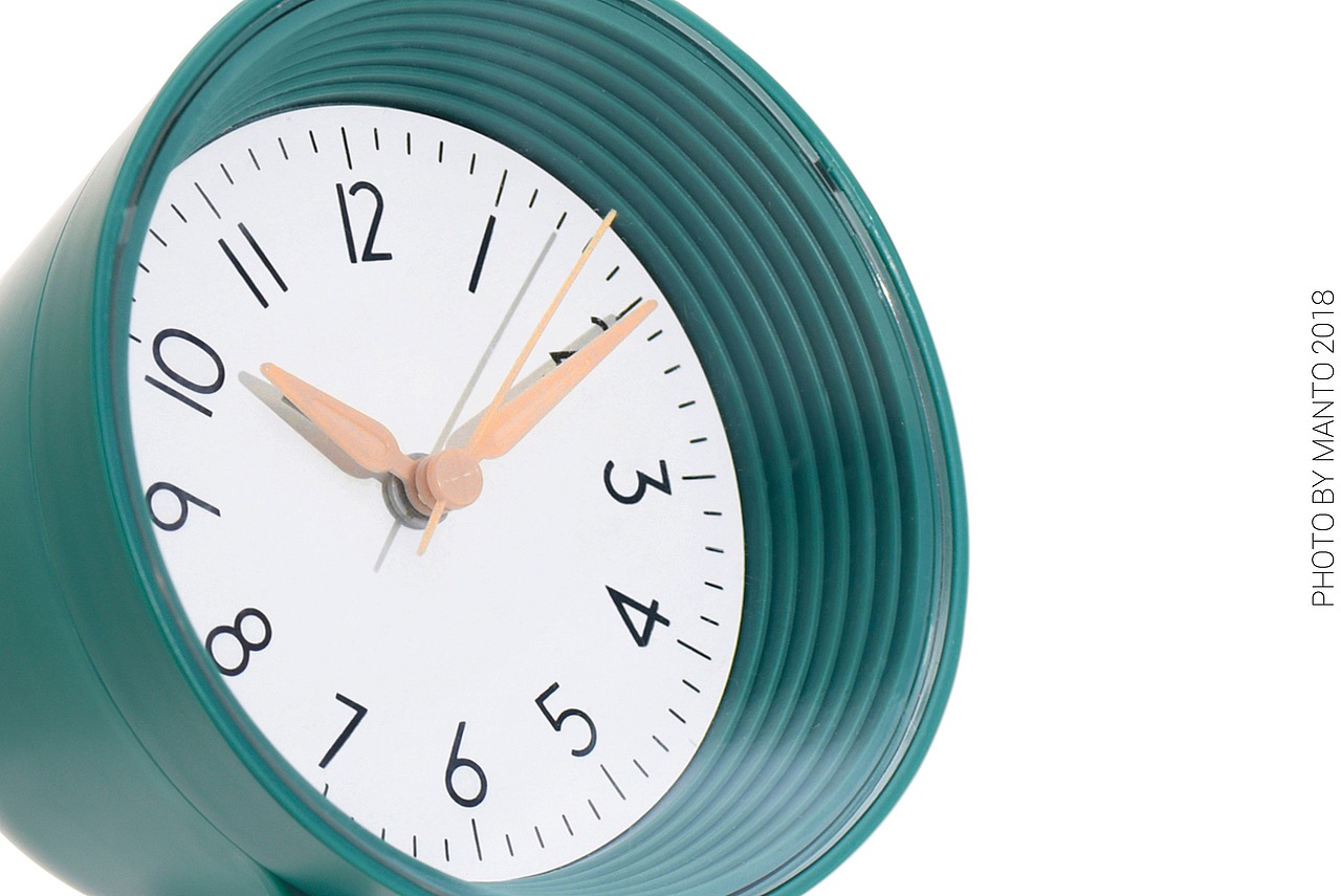 杭州产品摄影|家居类产品静物|北欧风闹钟|家居拍摄|（图ZMTUwNjA1NTE2） - 产品摄影 - 站酷设计师摄影师馒头MANTO原创素材 - 站酷ZCOOL