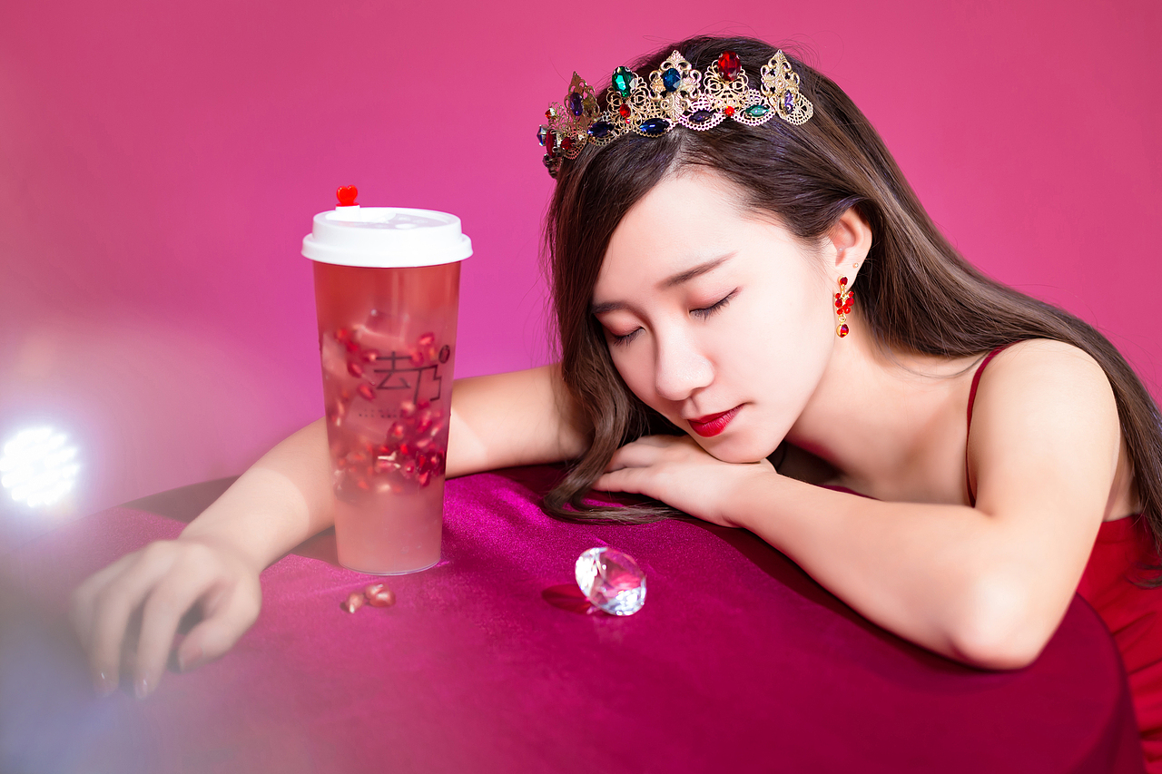 红石榴女王（图ZMTQwODE1Njgw） - 人像摄影 - 站酷设计师惡化的鋼筆症原创素材 - 站酷ZCOOL