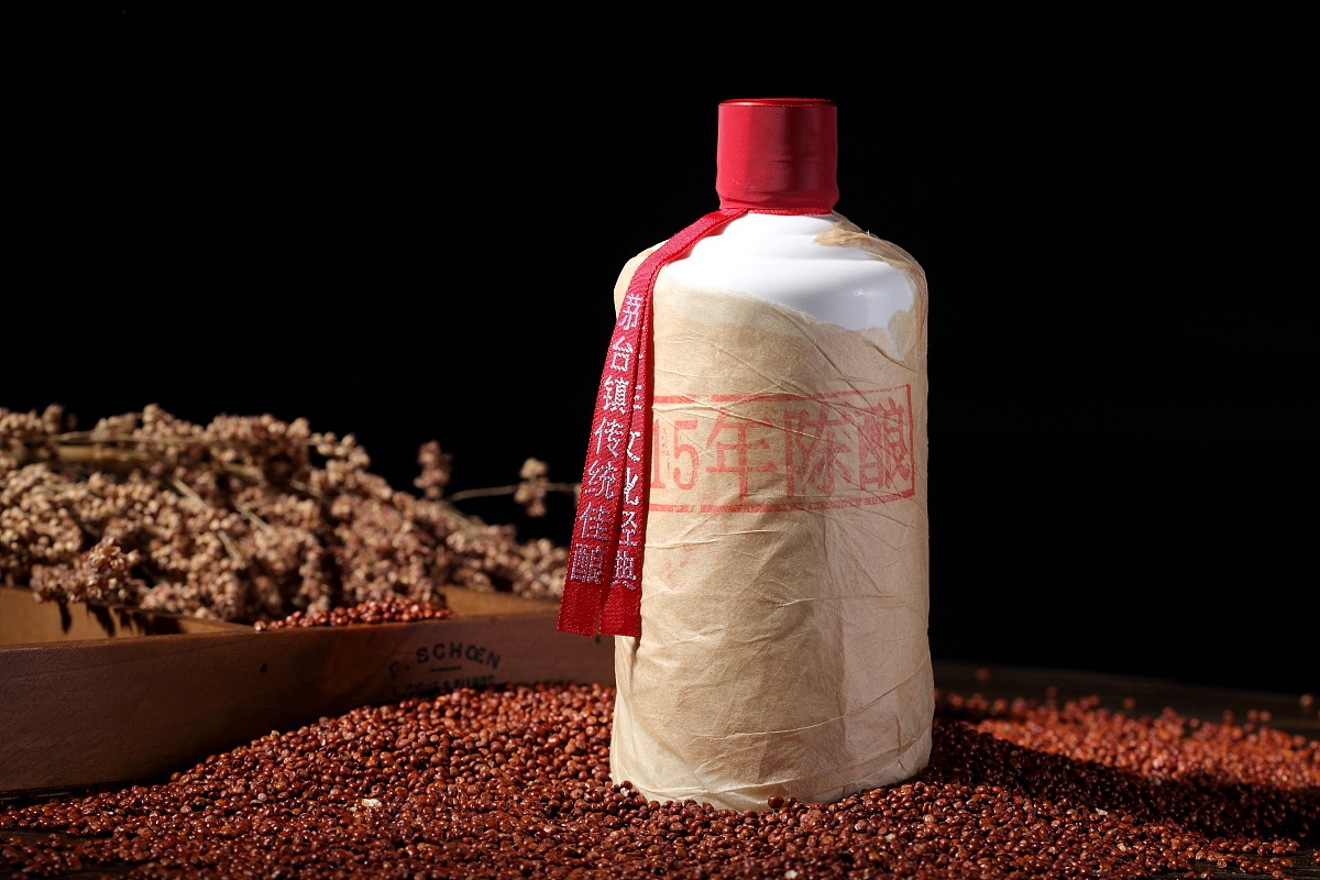 商业摄影 烟酒食品拍摄场景实拍 茅台白酒拍照图片网拍