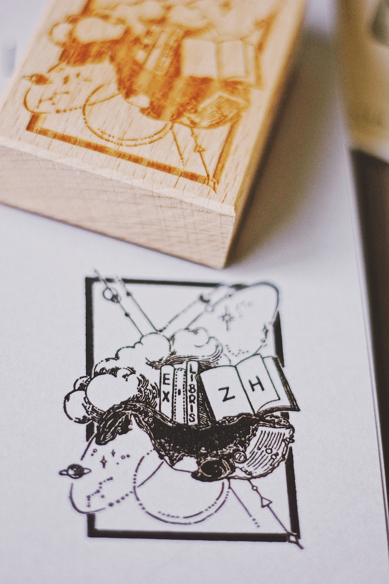 藏书章设计 蓝鲸 云朵 宇宙