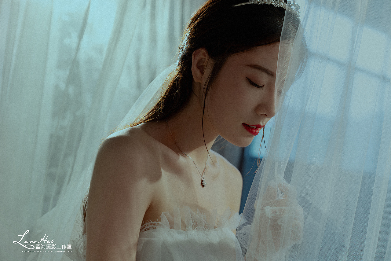 【穿上婚纱,把最美的模样献给自己】