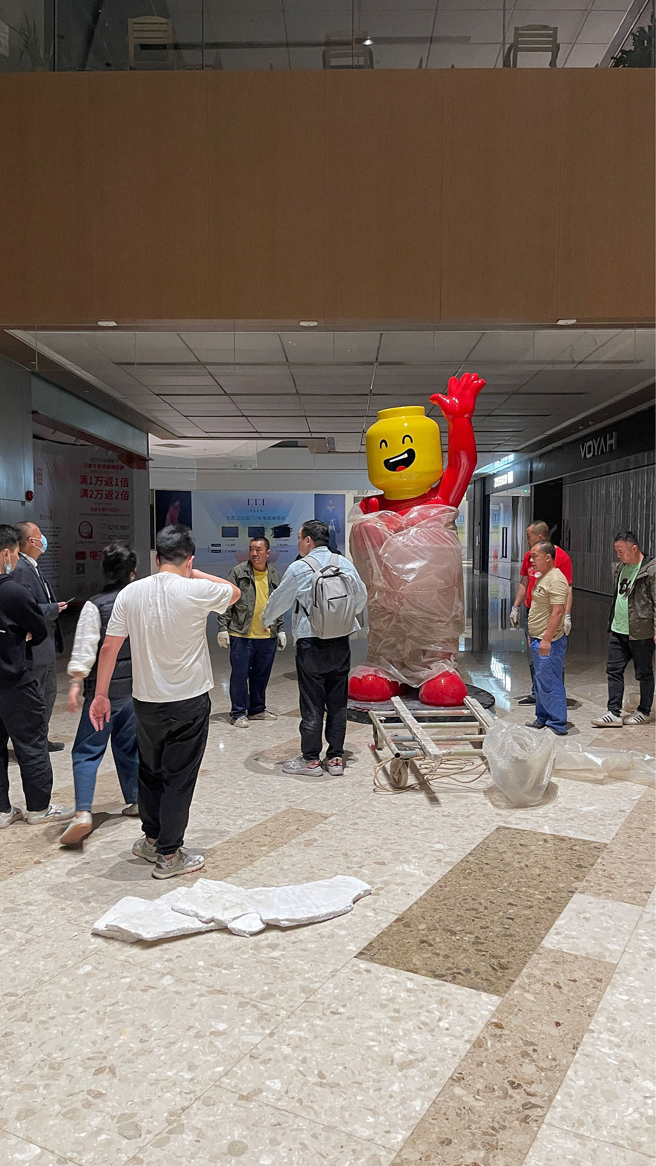 武汉-天地-吉祥物-安装-制作-过程-展示（图ZMzQ3MjQ1NjIw） - 雕塑 - 站酷设计师德森雕塑标识景观原创素材 - 站酷ZCOOL