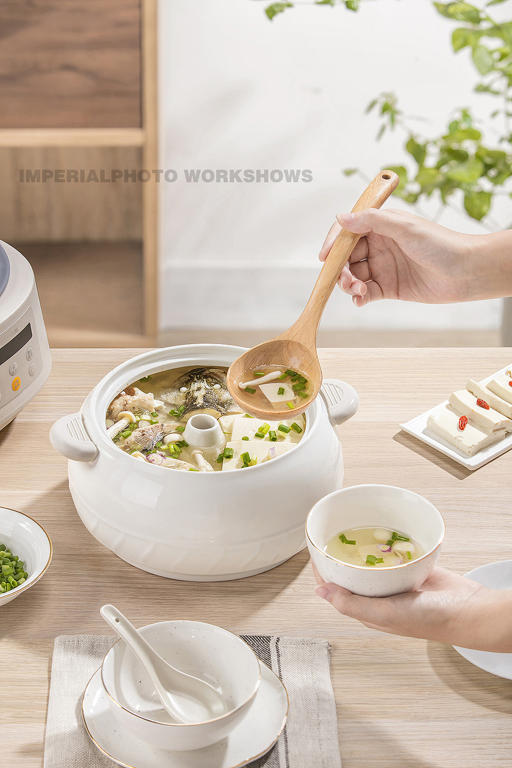 锅中的白富美-小熊电汽锅