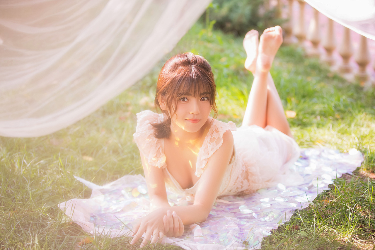夏日 柔光 梦境 草地 少女（图ZOTcxODc5OTY=） - 人像摄影 - 站酷设计师Susan陈小逗原创素材 - 站酷ZCOOL