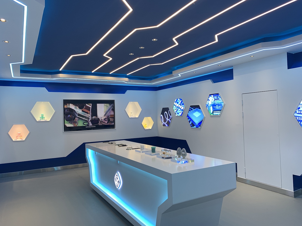 云锡集团产品展示厅设计（图ZMzA4OTQ0NjEy） - 展陈设计 - 站酷设计师cheney425原创素材 - 站酷ZCOOL