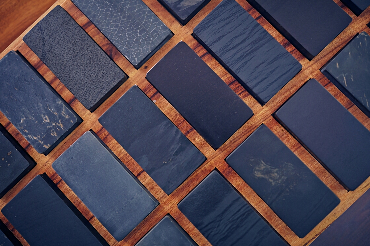 歙砚的原料，珍贵与否与石面上的纹理有很大关系