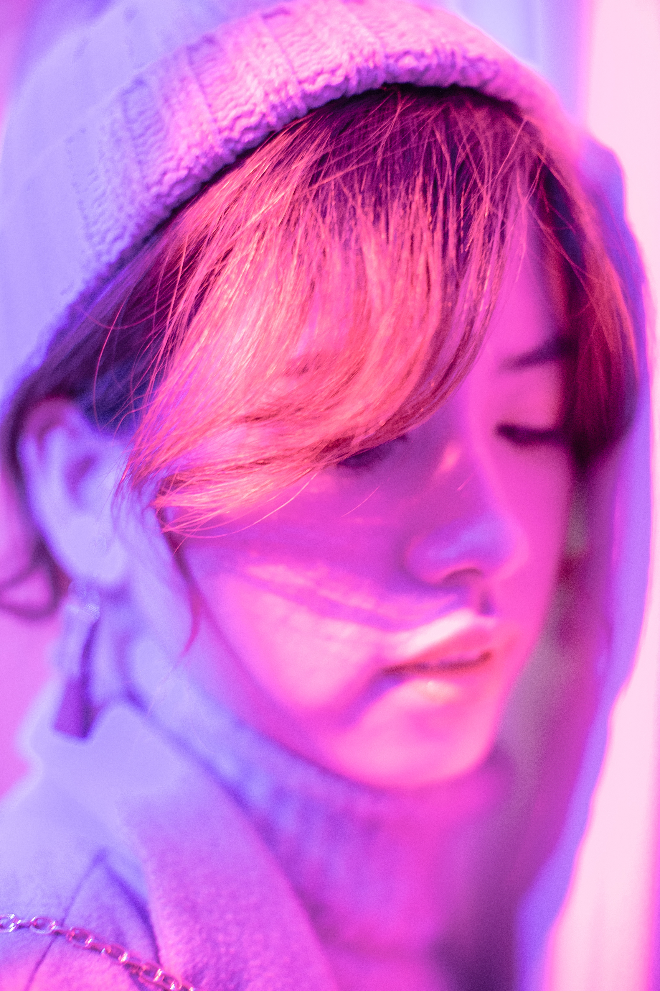 【色彩趋势】薰衣草紫才是2018最美流行色，显白，有气质！_彩虹设计网