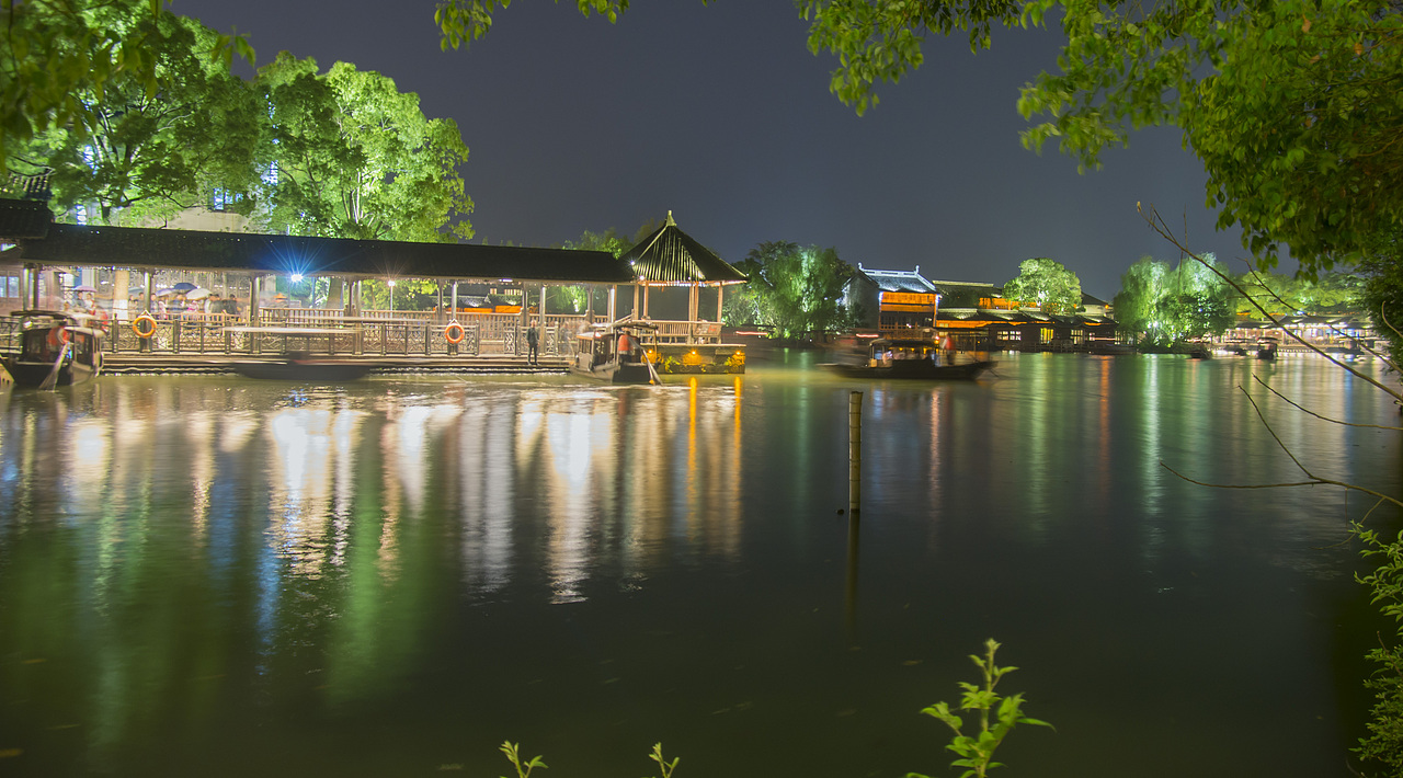 雨夜乌镇
