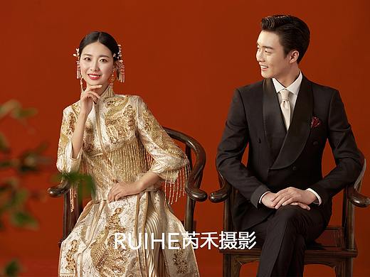 让爸妈都很喜欢的中式秀禾服婚纱照，统一全家人的审美