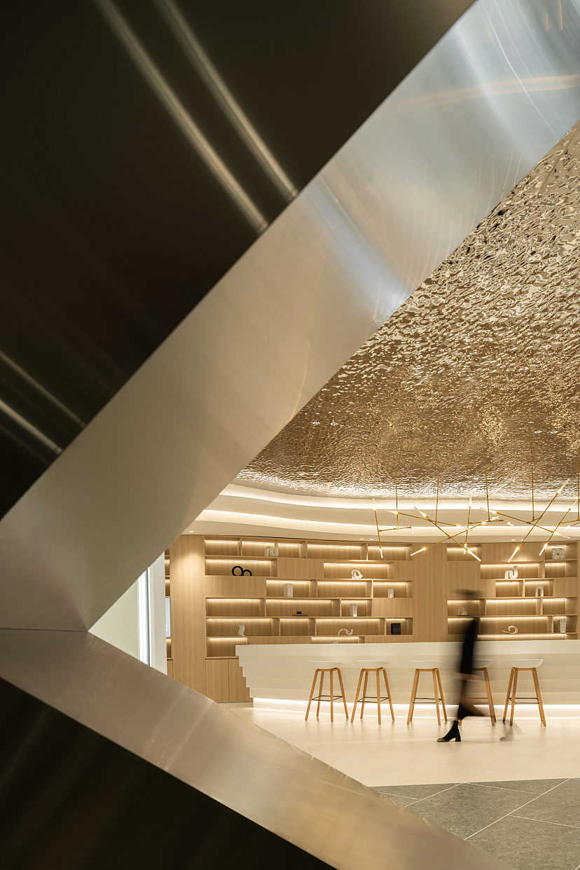 當(dāng)海天交匯于設(shè)計(jì)前沿| BMW寶馬前?？蛻趔w驗(yàn)中心（圖ZMzQzMDg0ODk2） - 商業(yè)空間設(shè)計(jì) - 站酷設(shè)計(jì)師ARCHIHOPE朱海博原創(chuàng)素材 - 站酷ZCOOL