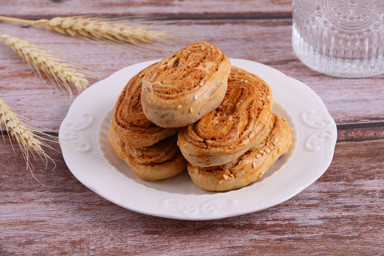 B08零食\C01-饼干膨化\V19香葱鲍鱼酥X1