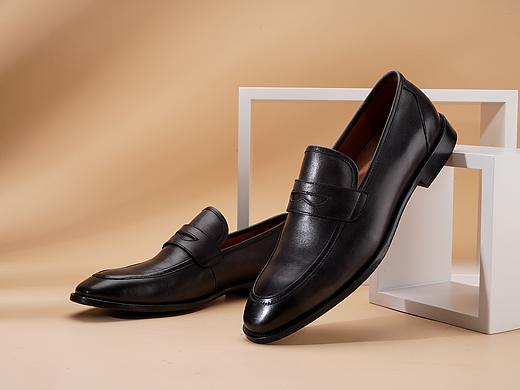 皮鞋拍攝（個(gè)人主頁(yè)-ZNDIyNTI4Njg=） - 產(chǎn)品攝影 - 站酷設(shè)計(jì)師小王同學(xué)e原創(chuàng)素材 - 站酷ZCOOL