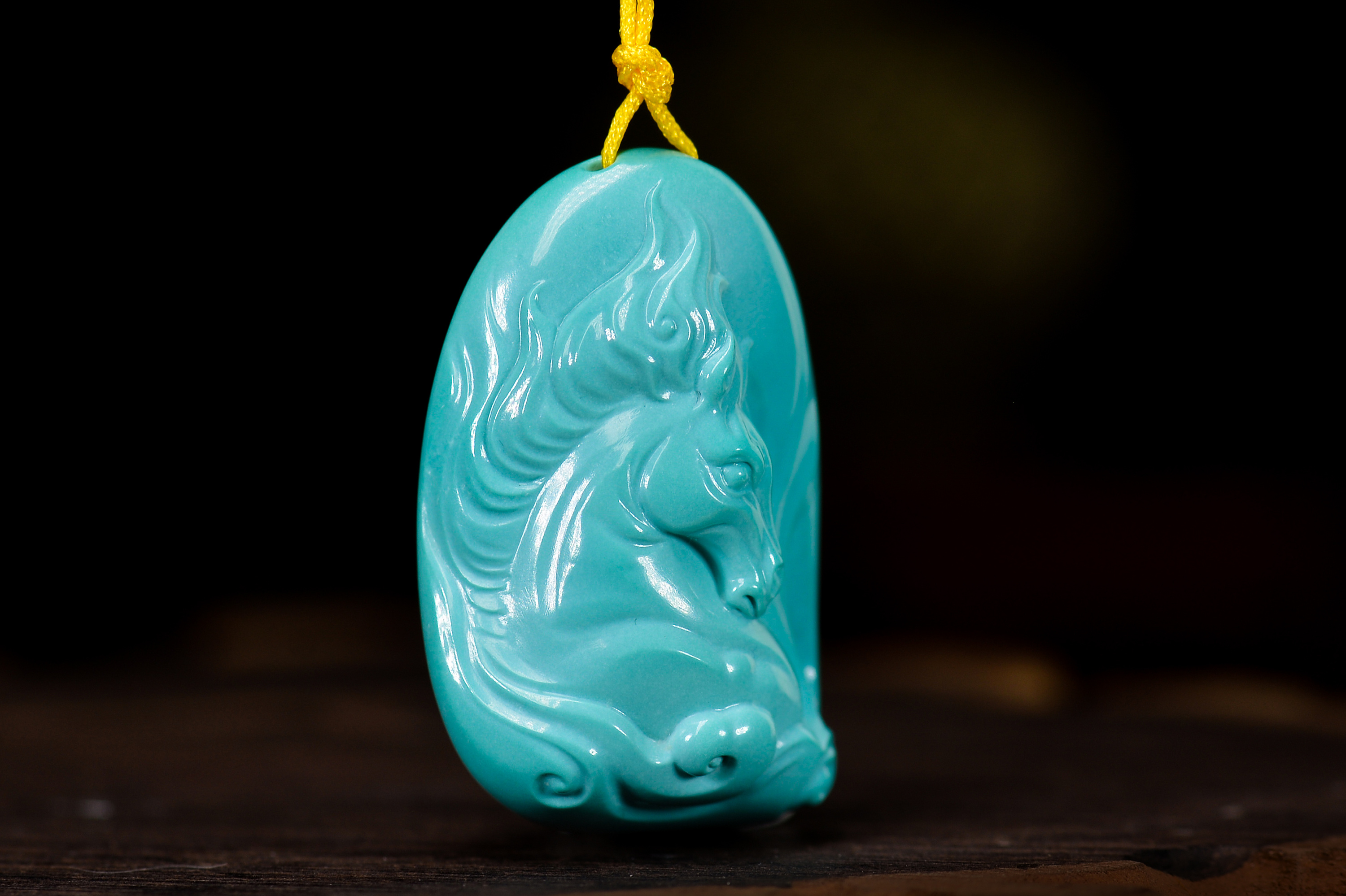 绿松石雕刻件--马