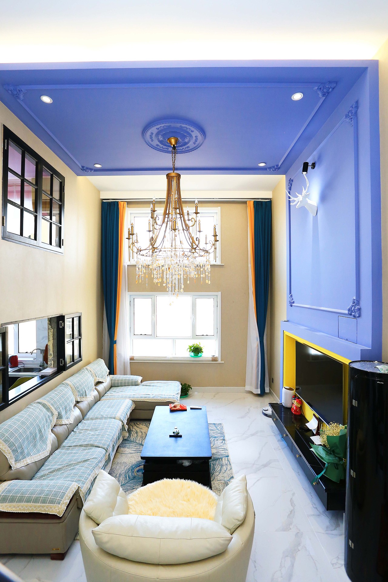 设计主题:不妥协的黑与白